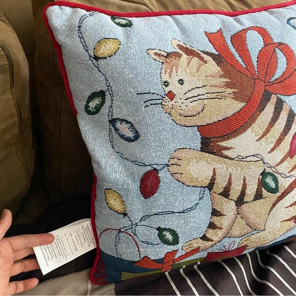 NWOT Arlee Home Fashions CHRISTMAS CAT - RED Pillow Decoration - Picture 2 of 6